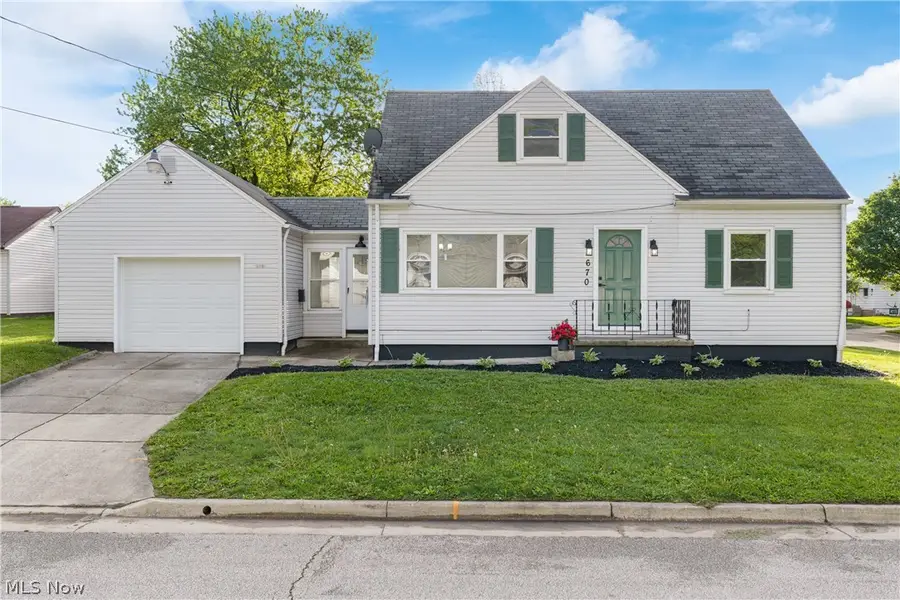 670 Davis Street, Akron, OH 44310 - #2