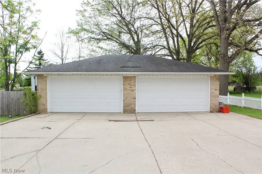 323 S Hazelwood Avenue, Youngstown, OH 44509 - #3