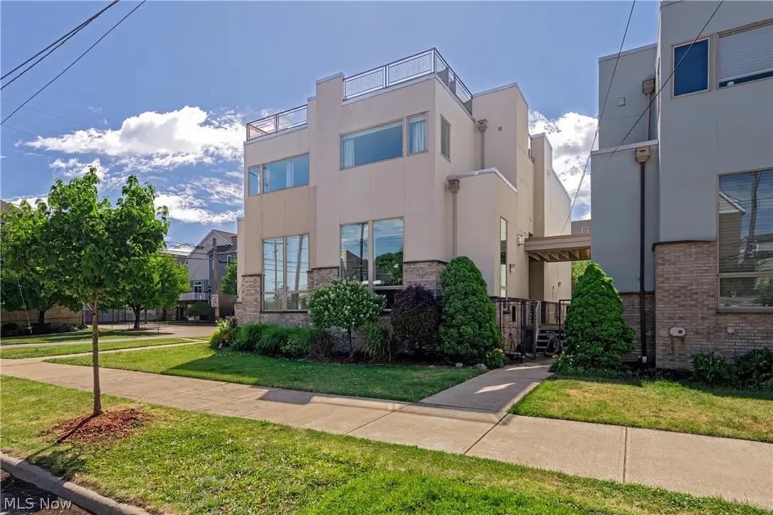 511 Literary Road, Cleveland, OH 44113 - #1