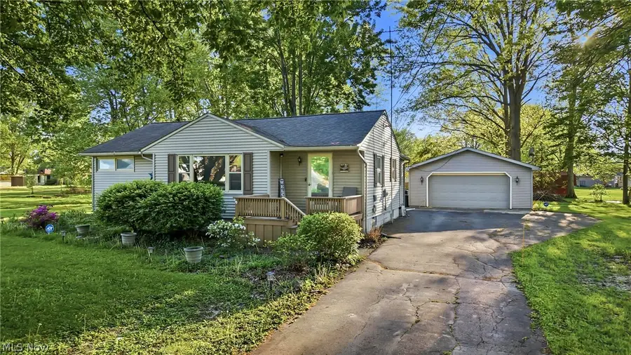5863 Emerson Nw Avenue, Champion, OH 44483 - #2