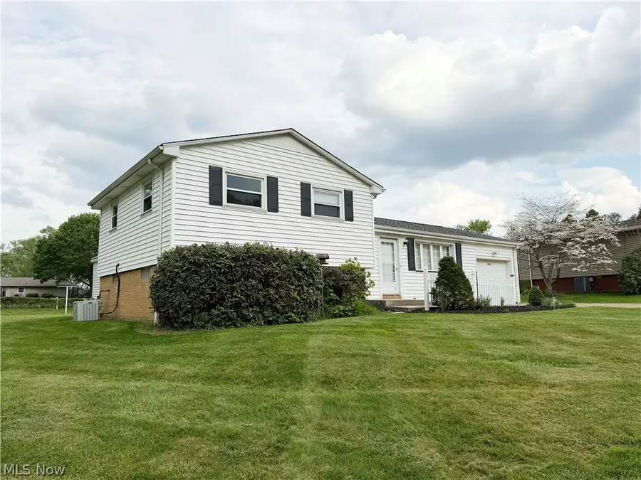 7090 Hillridge Ne Avenue, Canton, OH 44721 - #3