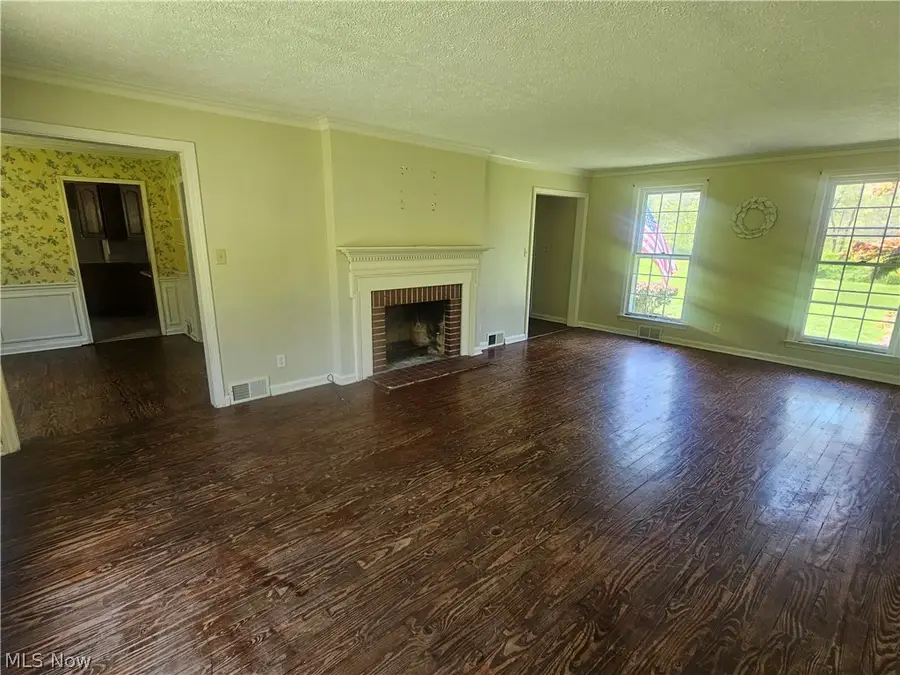 1075 Ghent Road, Akron, OH 44333 - #3