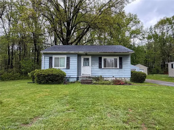 572 Comstock Nw Street, Warren, OH 44483
