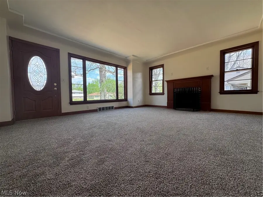 1618 W Park Avenue, Weathersfield, OH 44446 - #3