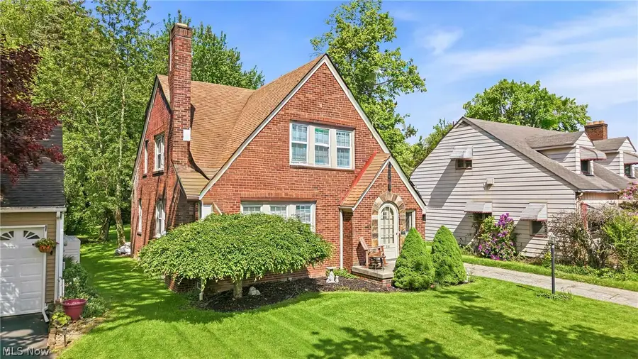 210 5th Avenue, Hubbard, OH 44425 - #2