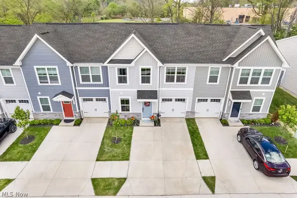 1278 Divot Circle, Akron, OH 44313
