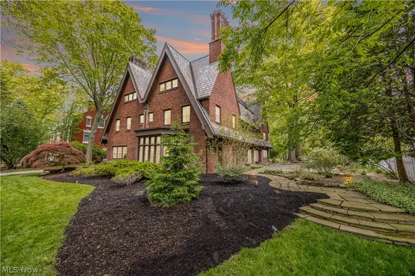 3085 Fairmount Boulevard, Cleveland Heights, OH 44118