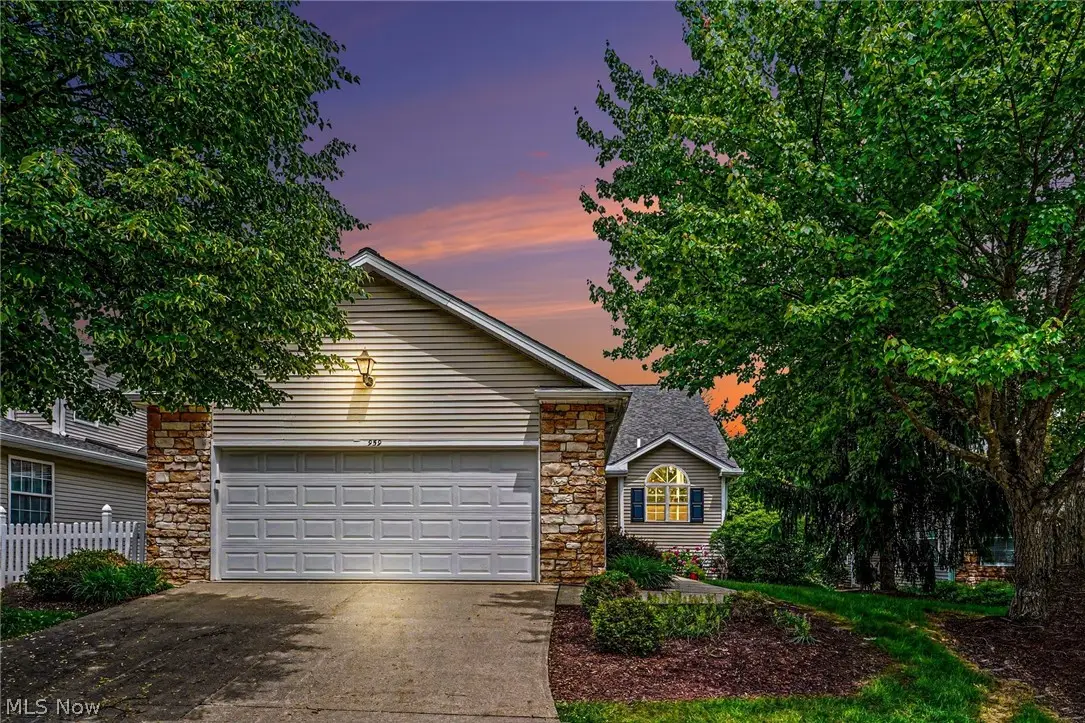 959 Grand View Lane, Aurora, OH 44202 - #1