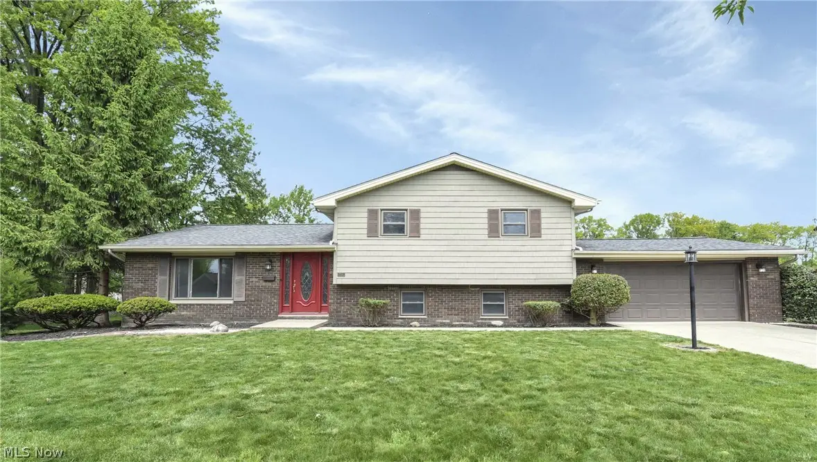 24420 S Oxford Oval, North Olmsted, OH 44070 - #1