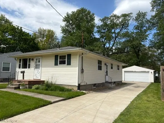 852 Manitou Avenue, Akron, OH 44305 - #2