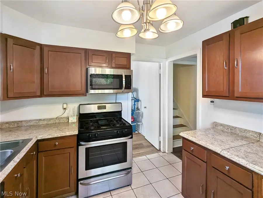 4135 Eastway Road, Cleveland, OH 44121 - #2
