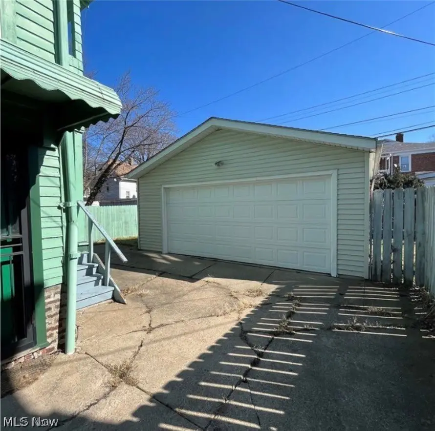 16308 Nela View Road, Cleveland, OH 44112 - #3