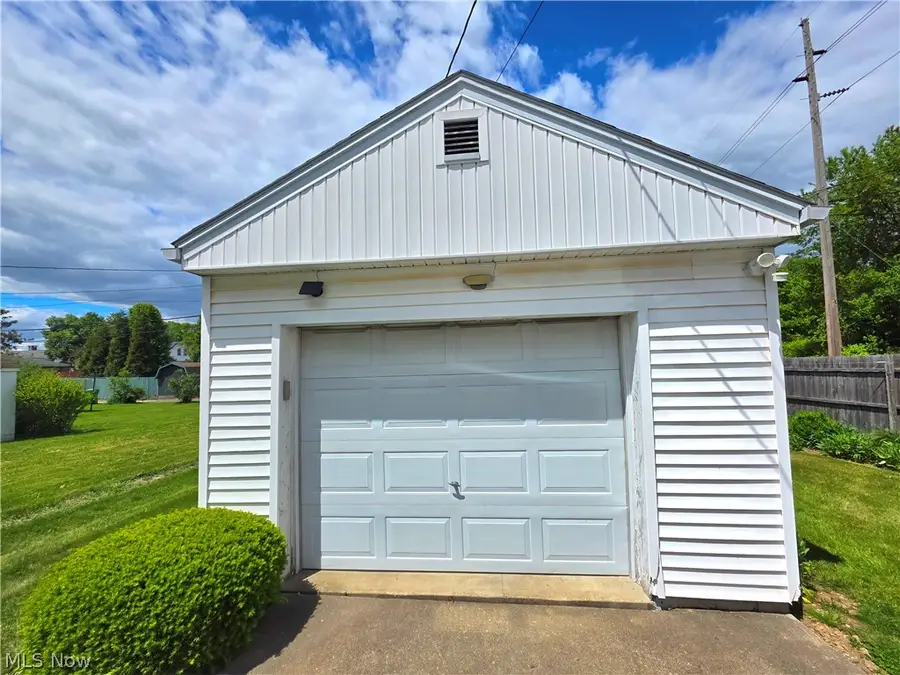 1104 Cassingham Avenue, Coshocton, OH 43812 - #3