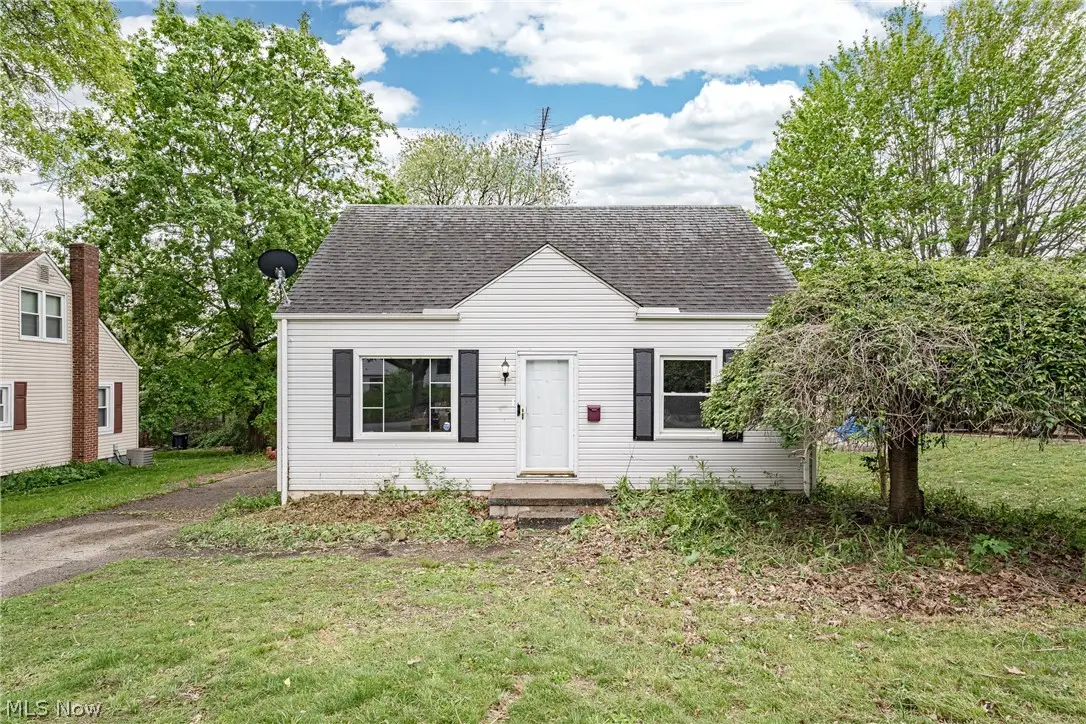 106 E Dresden Avenue, Akron, OH 44301 - #1
