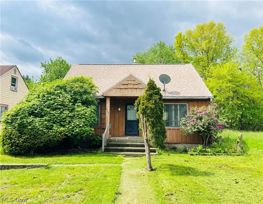 2135 Parkman Nw Road, Warren, OH 44485 - #1