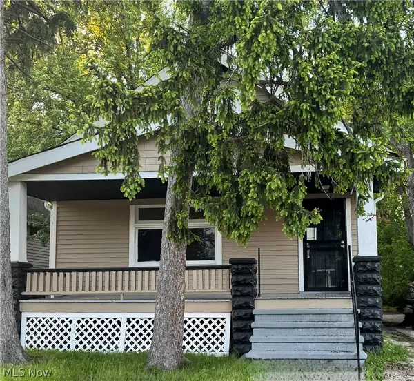 12709 Dove Avenue, Cleveland, OH 44105