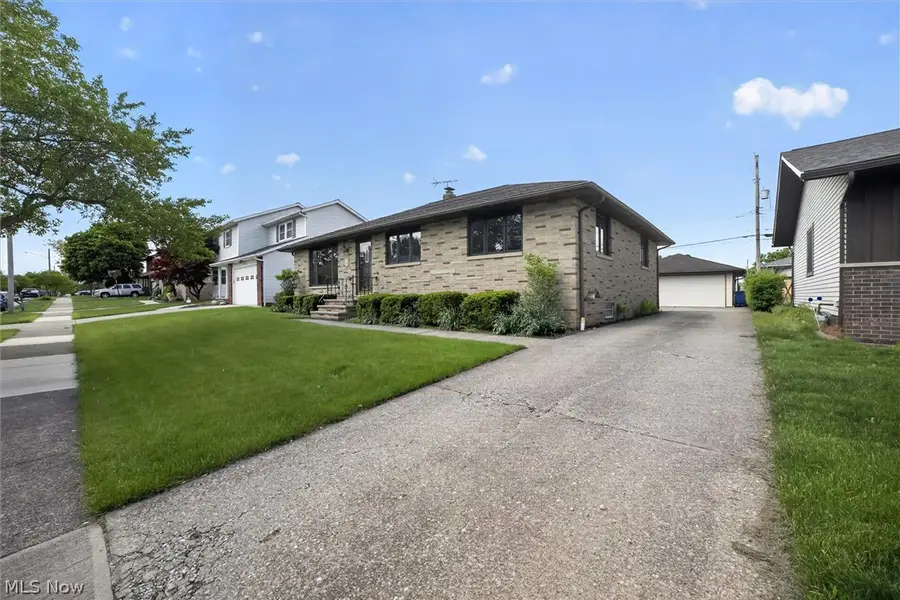4746 Elizabeth Lane, Brooklyn, OH 44144 - #3