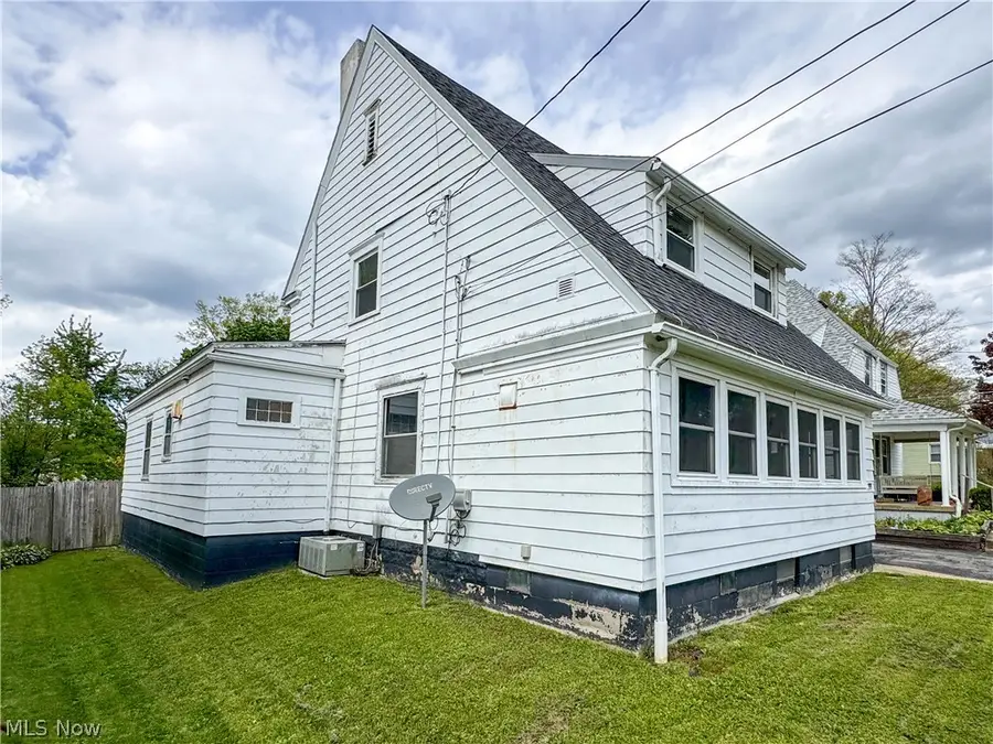 552 E 8th Street, Salem, OH 44460 - #3