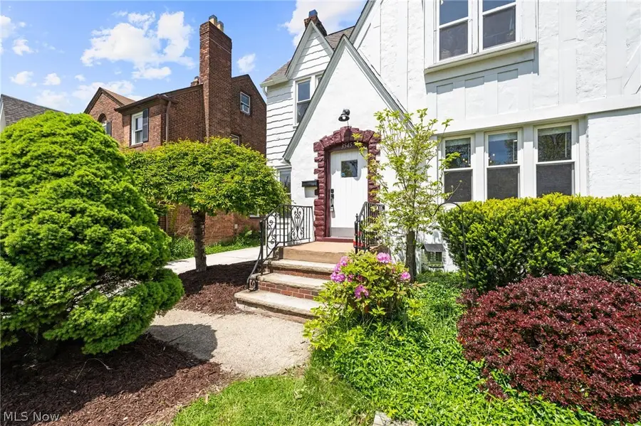 3545 Raymont Boulevard, University Heights, OH 44118 - #2