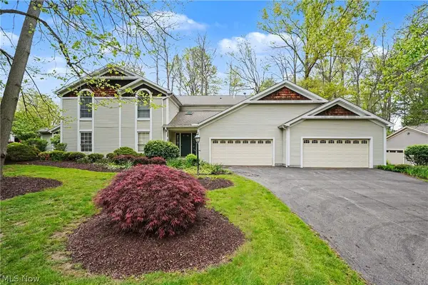 1344 Fox Run Court, Youngstown, OH 44512