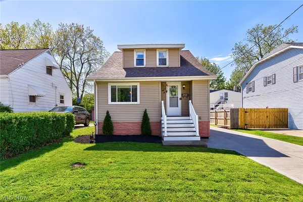 4664 Brookwood Drive, Brooklyn, OH 44144