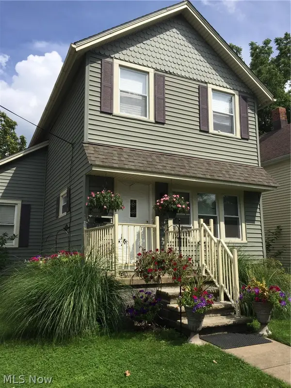 1369 Park Row, Lakewood, OH 44107