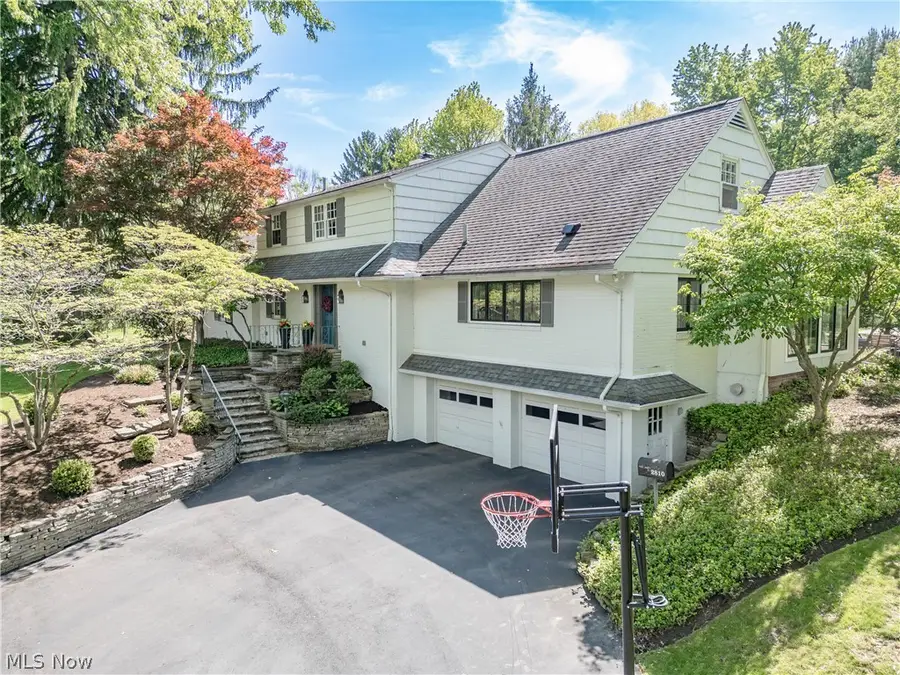 2810 Brentwood Close Nw Street, Canton, OH 44708 - #2