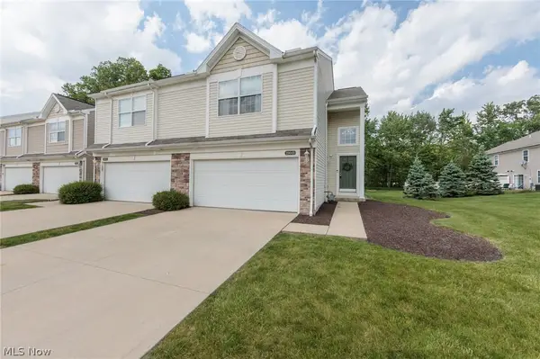 29049 Pembrooke Boulevard, Olmsted Twp, OH 44138