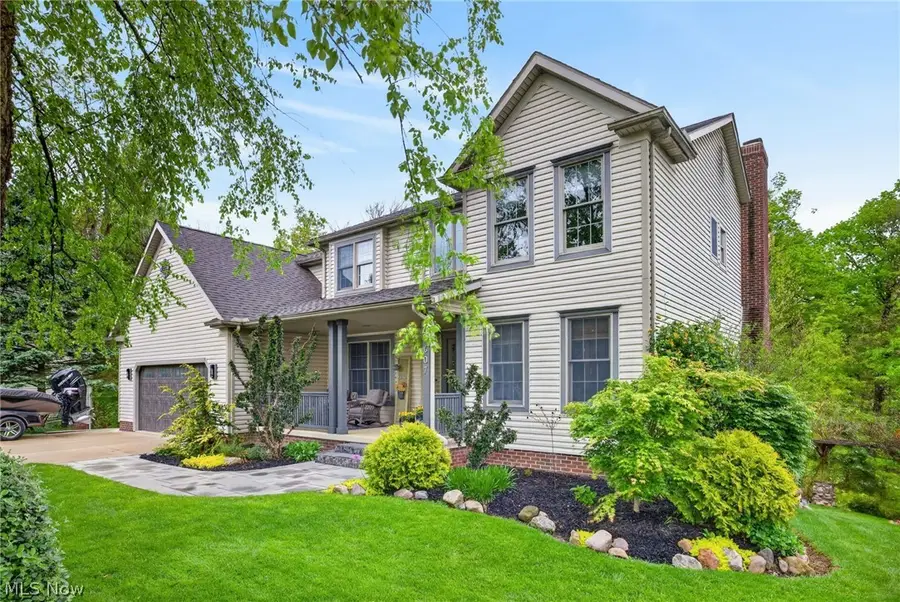 607 Highwood Drive, Cuyahoga Falls, OH 44223 - #2