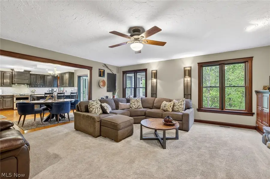 607 Highwood Drive, Cuyahoga Falls, OH 44223 - #3