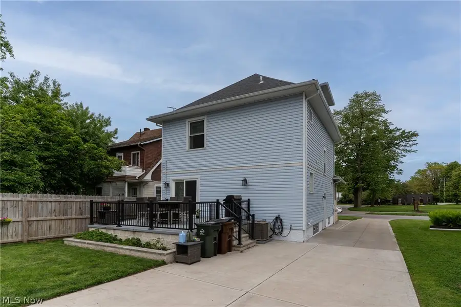 3880 Washington Park Boulevard, Newburgh Heights, OH 44105 - #2
