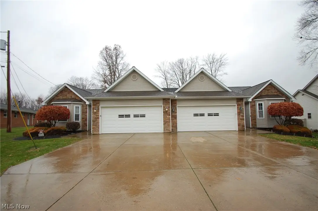 784 Elmwood Drive, Hubbard, OH 44425 - #1
