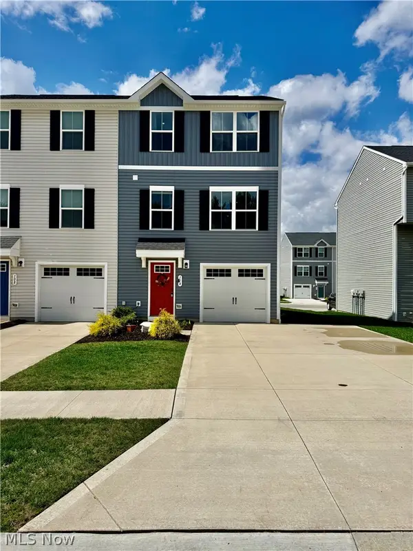 114 Slate Ridge Drive #9, Barberton, OH 44203