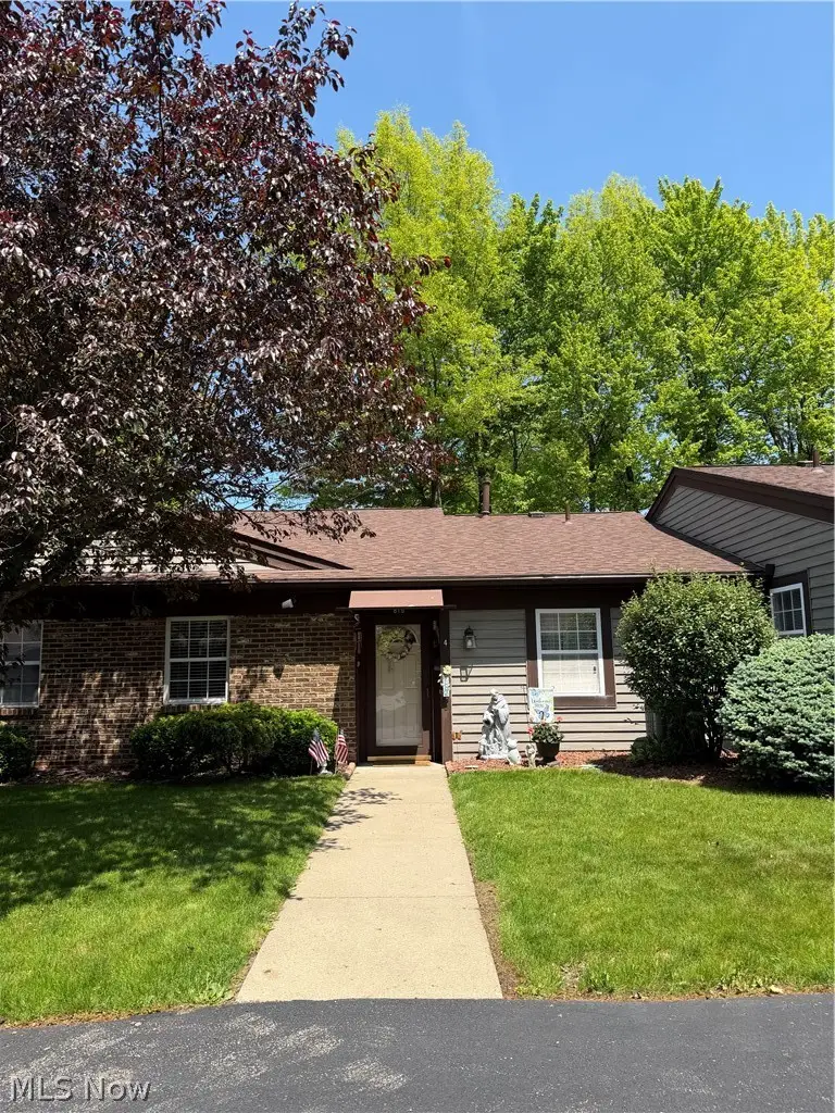 810 Nob Hill Drive #4, Niles, OH 44446 - #1