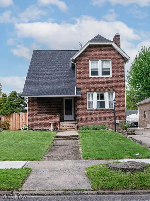 227 Roselawn Ne Avenue, Warren, OH 44483