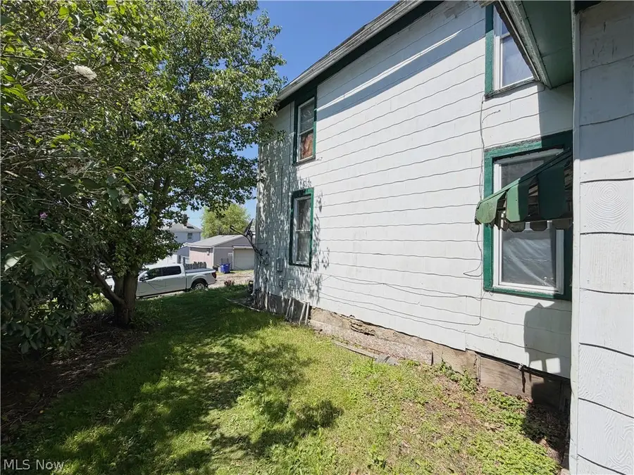 818 Riverview Street, East Liverpool, OH 43920 - #3