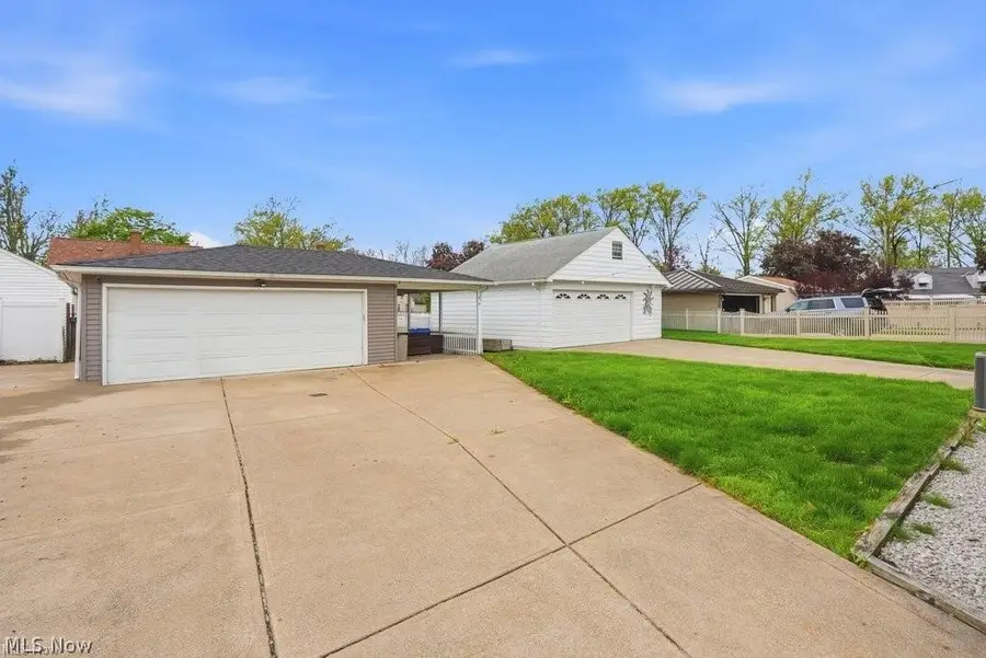 5066 W 6th Street, Brooklyn Heights, OH 44131 - #2