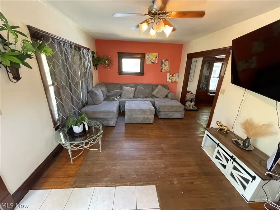 3810 Biddulph Avenue, Cleveland, OH 44109 - #2