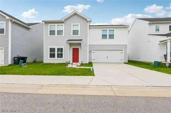 572 Auld Farm Circle, Akron, OH 44320