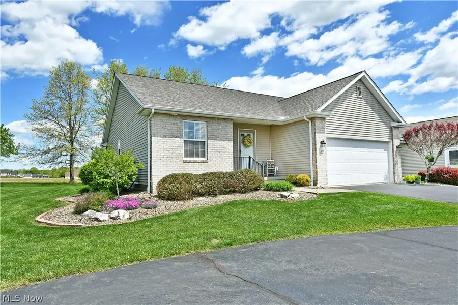 11 Danbury Nw Court, Warren, OH 44481 - #2