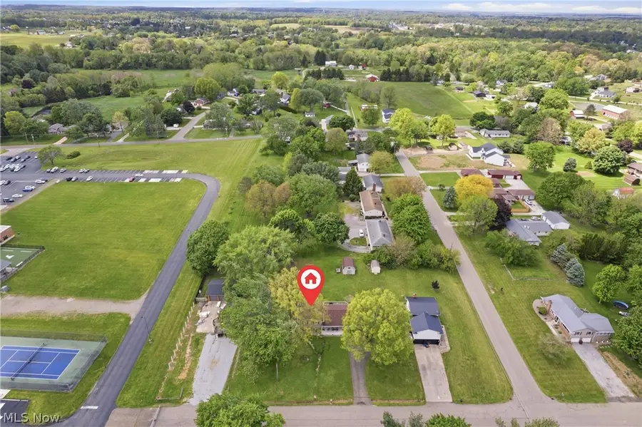 12097 Lisa Nw Avenue, Hartville, OH 44632 - #2