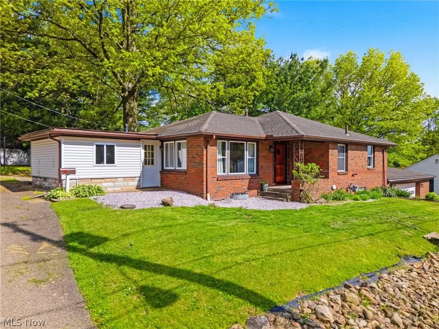 330 Tuscarawas Ne Street, Navarre, OH 44662 - #2