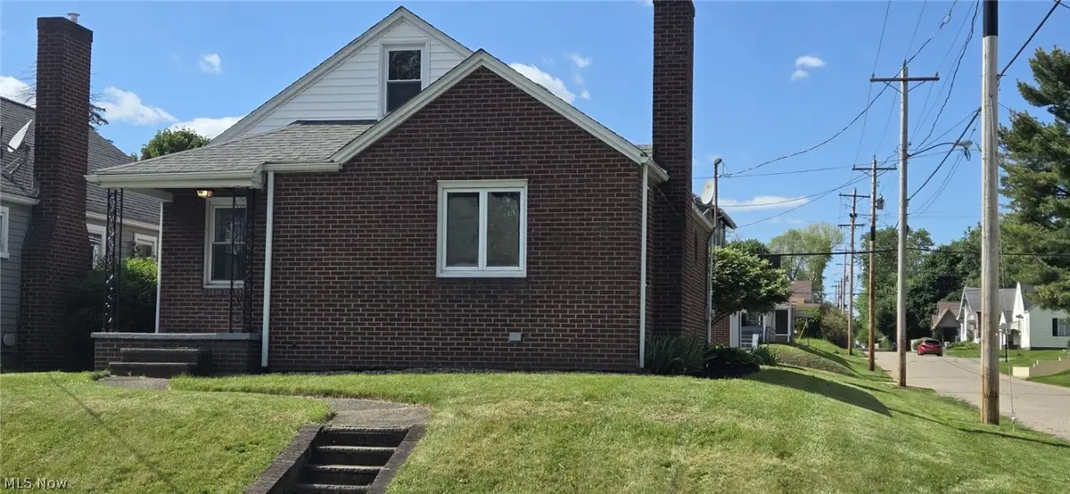 1415 26th Nw Street, Canton, OH 44709 - #1