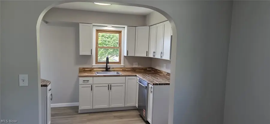 1415 26th Nw Street, Canton, OH 44709 - #3