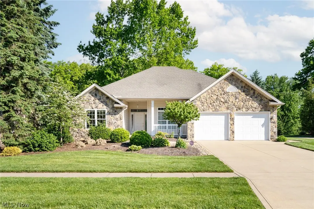 987 W Martin Avenue, Amherst, OH 44001 - #1