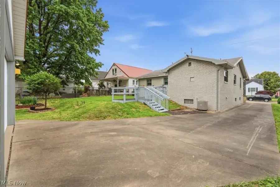609 27th Street, Vienna, WV 26105 - #3