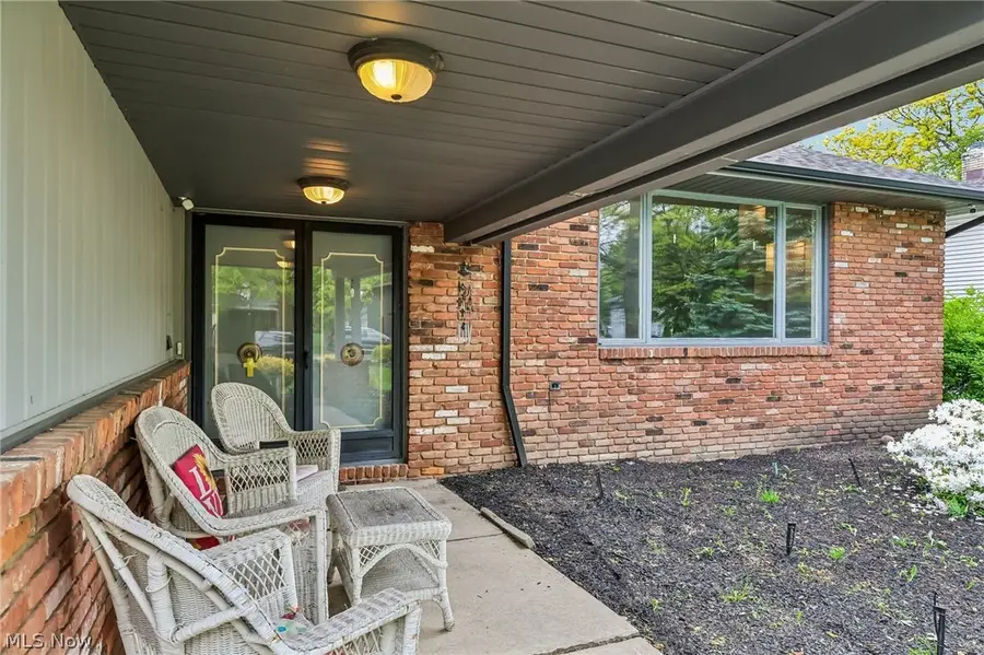 5420 Bluebell Drive, Lyndhurst, OH 44124 - #3