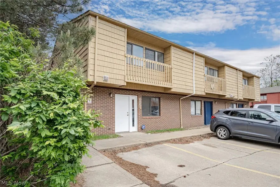 693 Carroll Street, Akron, OH 44304 - #2