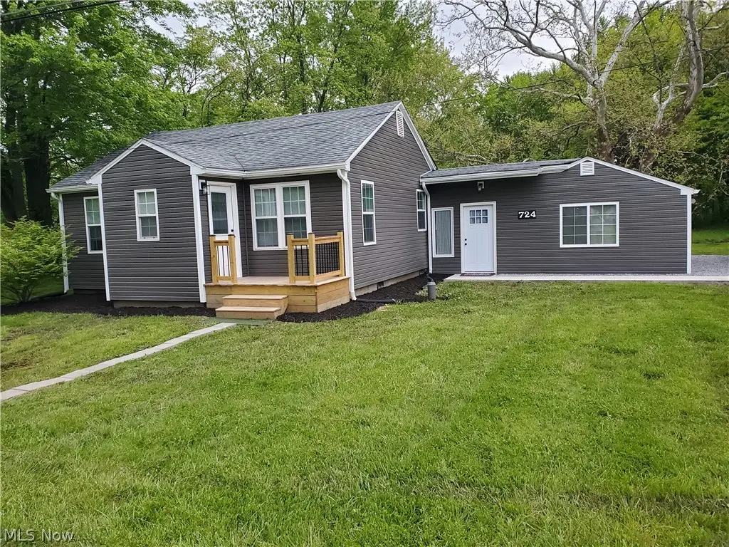 724 Briggs Road, Leavittsburg, OH 44430 - #1