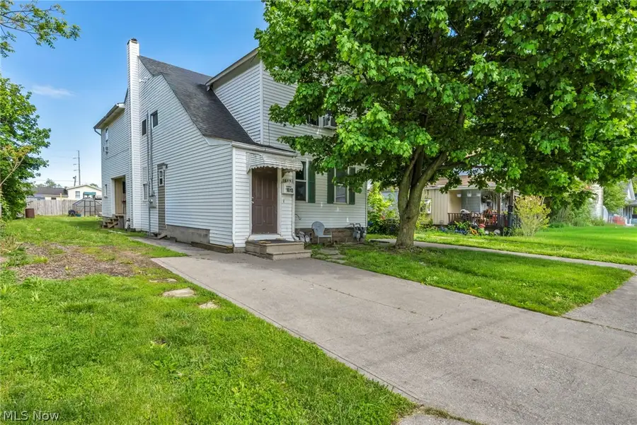1813 Lexington Avenue, Lorain, OH 44052 - #2